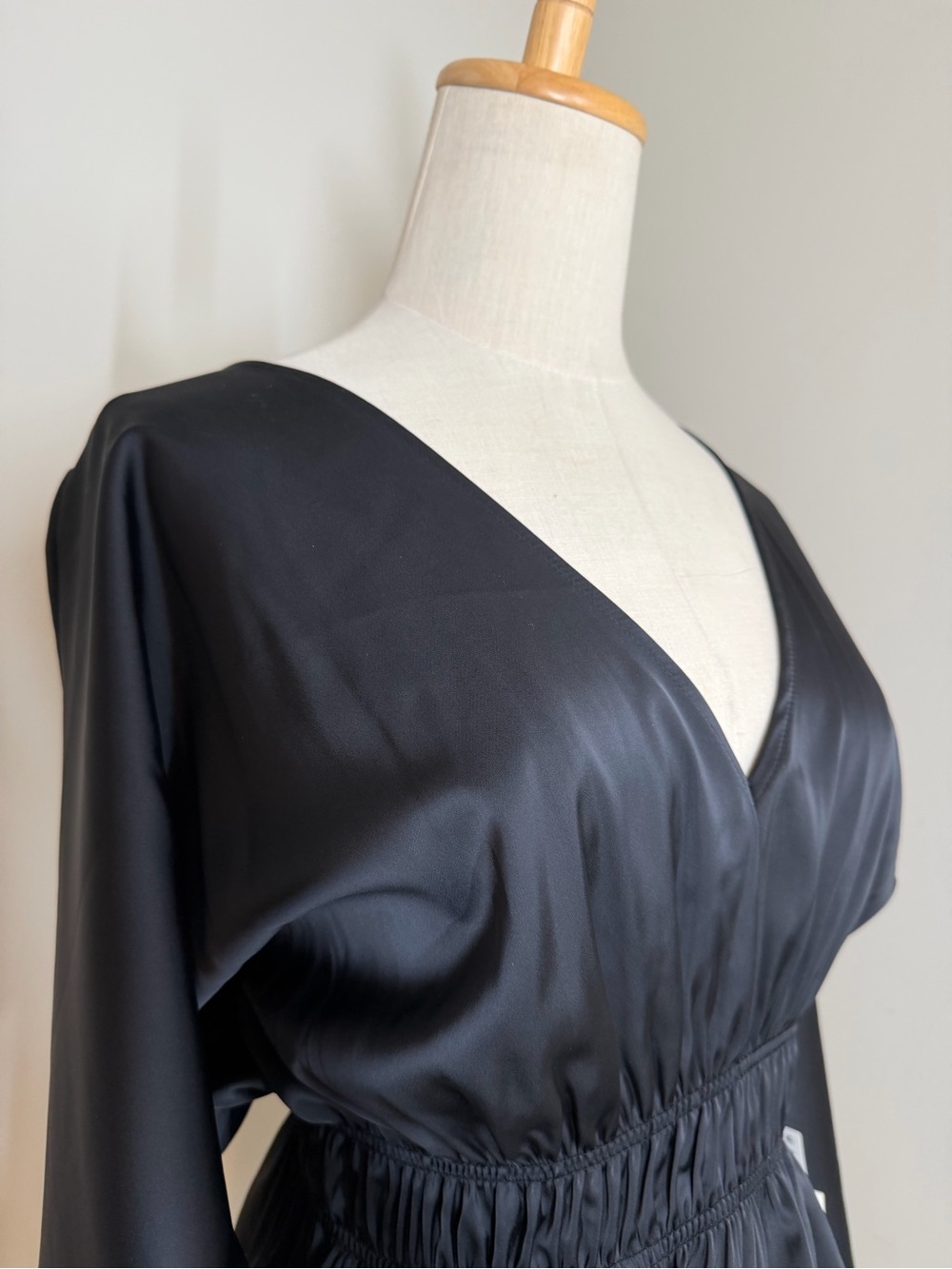NWT! Good American Black Deep-V Neck- SZ 1=Small- Dolman Sleeve Satin Top Blouse - Picture 11 of 13